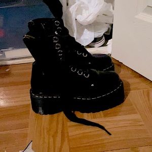 ✨BRAND NEW ✨ doc marten Jadon platforms